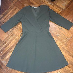 Green long sleeve dress
